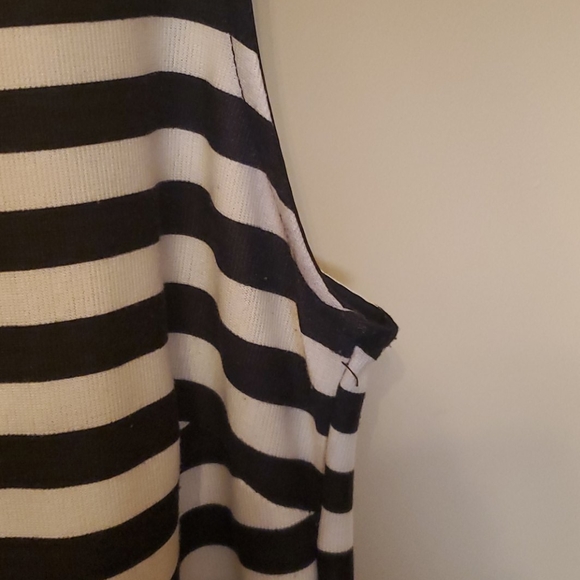 ⛱3/$20 Black and Off-White Striped Dress - Picture 7 of 7